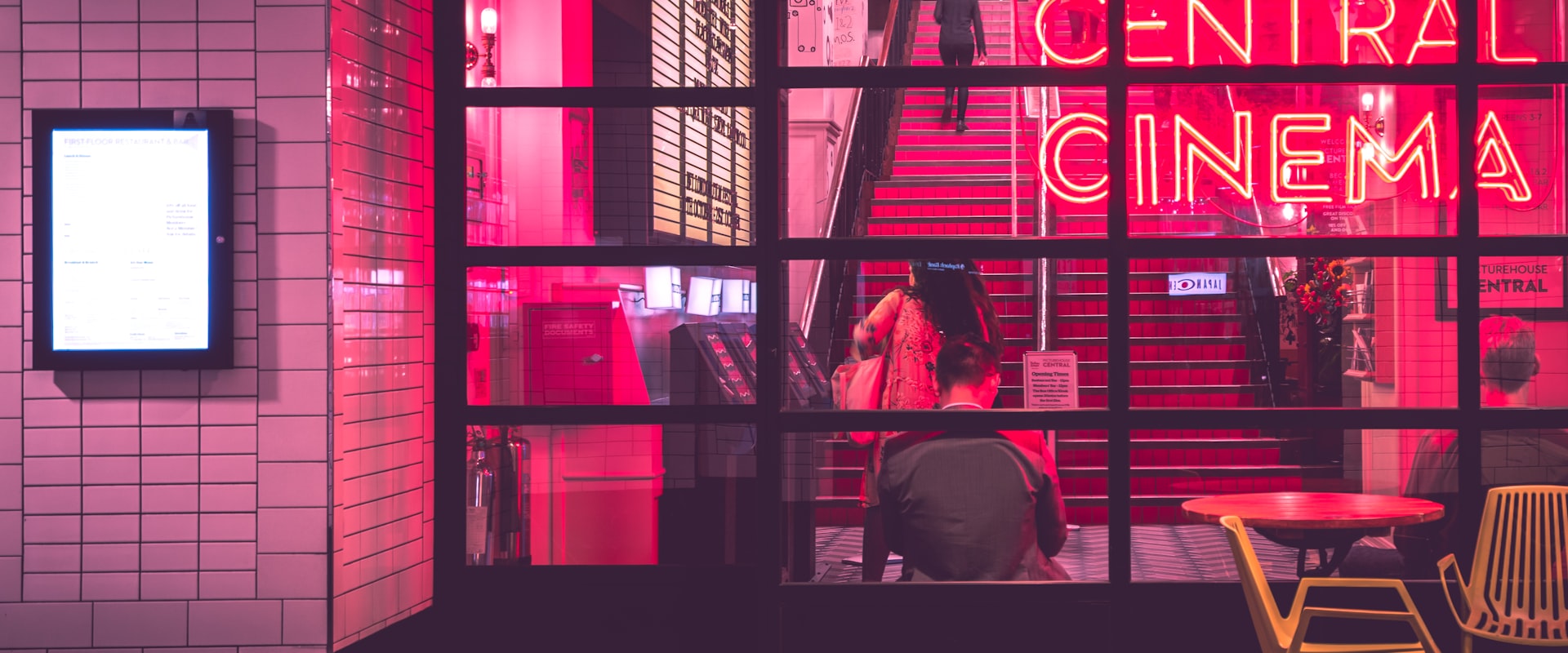 《流浪地球3：星辰归途》电影科幻场景概念图，展现宇宙舰队与星辰大海